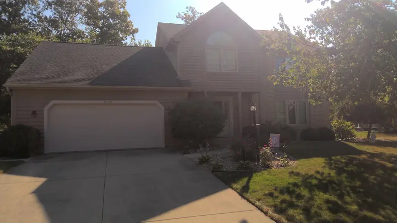 Property photo: 5825 EAGLE CREEK DR