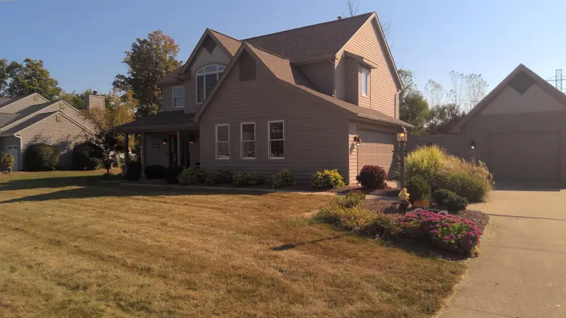 Property photo: 5911 EAGLE CREEK DR