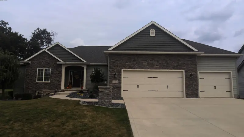 Property photo: 5915 MIDDLE GROVE RD