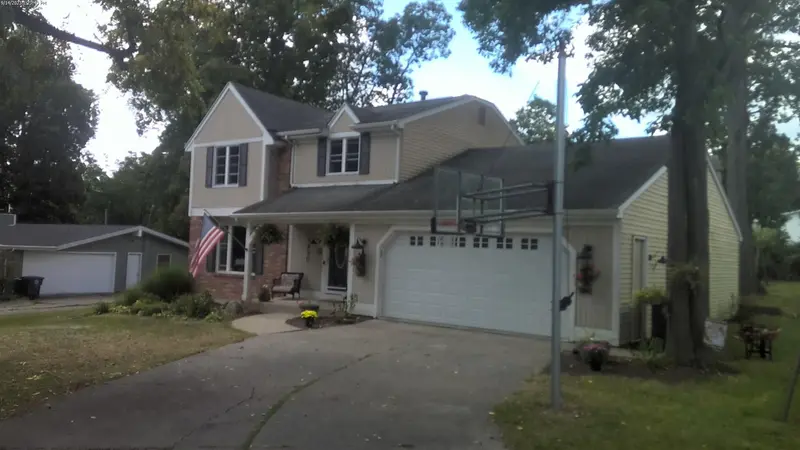 Property photo: 5930 ROSEDALE DR