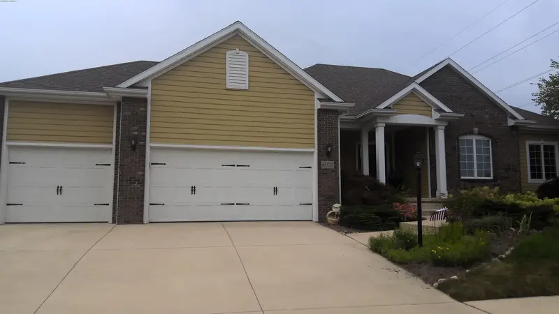 Property photo: 6002 AURORA PL