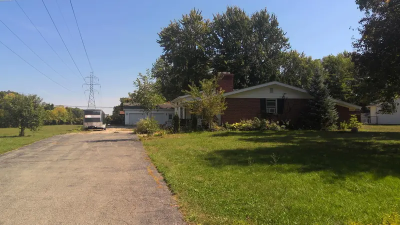 Property photo: 6011 ROLLING HILLS DR