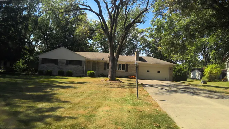 Property photo: 6020 EASTHILLS RD