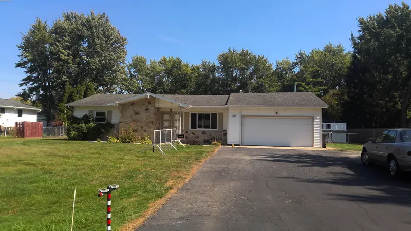 Property photo: 6023 ROLLING HILLS DR