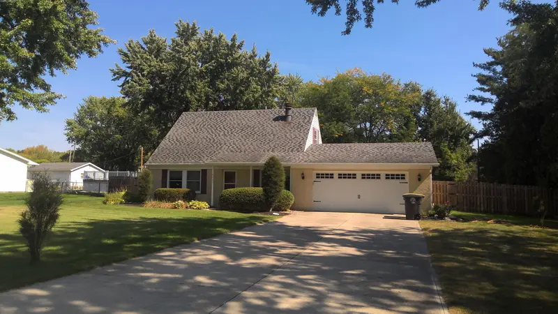 Property photo: 6035 ROLLING HILLS DR