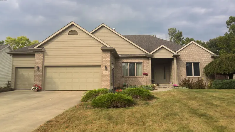 Property photo: 6102 ALMOND BLUFF PASS