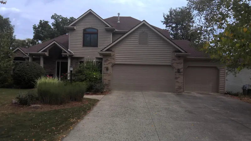 Property photo: 6105 AURORA PL