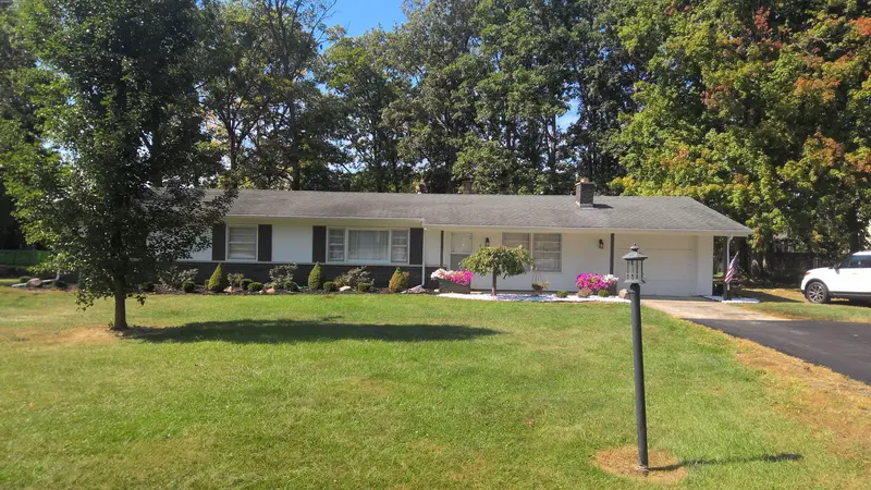 Property photo: 6106 WESTHILLS RD