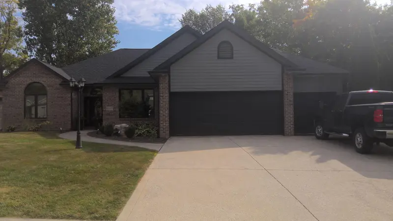 Property photo: 6109 ALMOND BLUFF PASS