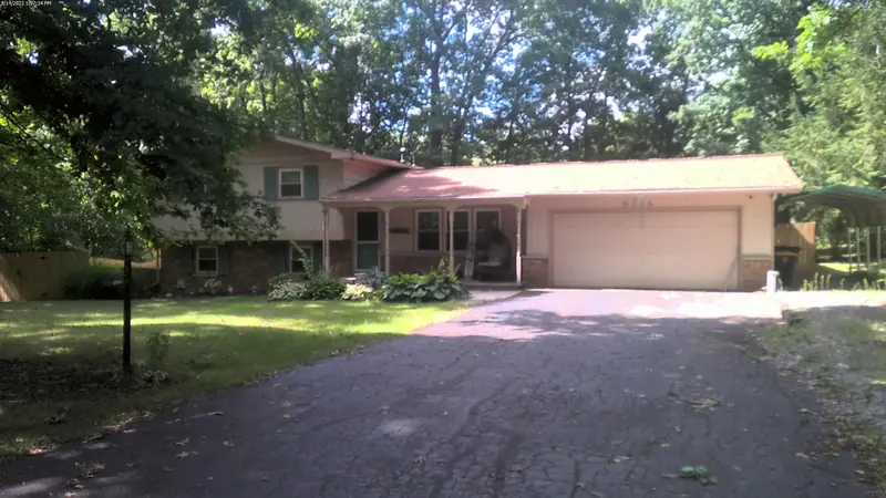 Property photo: 6114 ROSEDALE DR