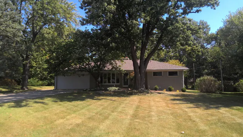 Property photo: 6117 ROLLING HILLS DR