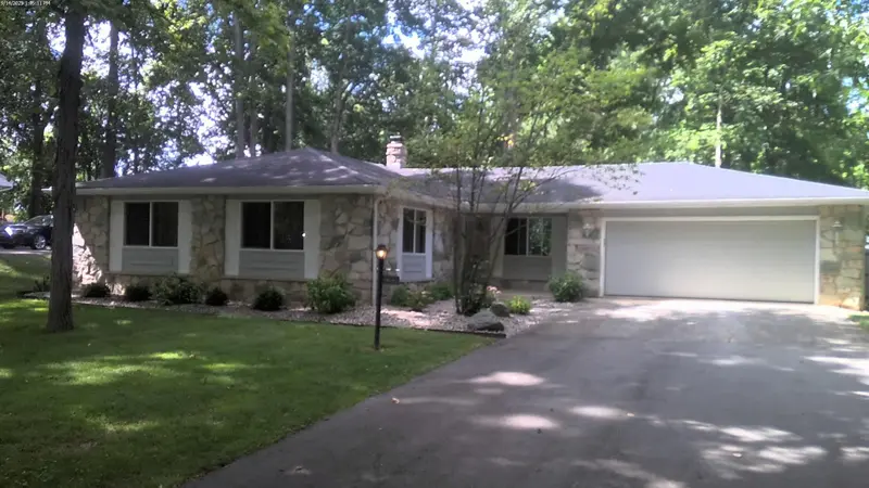 Property photo: 6124 ROSEDALE DR