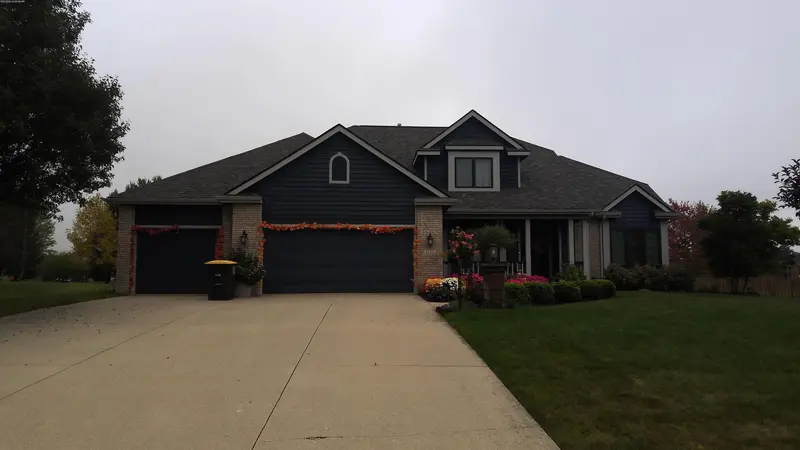 Property photo: 6125 SOUTHAMPTON CT