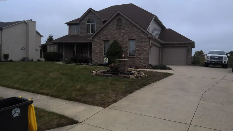 Property photo: 6133 WATERSIDE DR