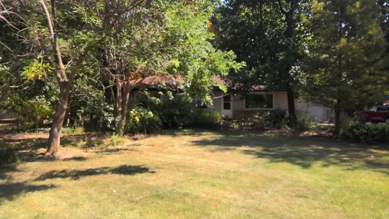 Property photo: 6207 EASTHILLS RD