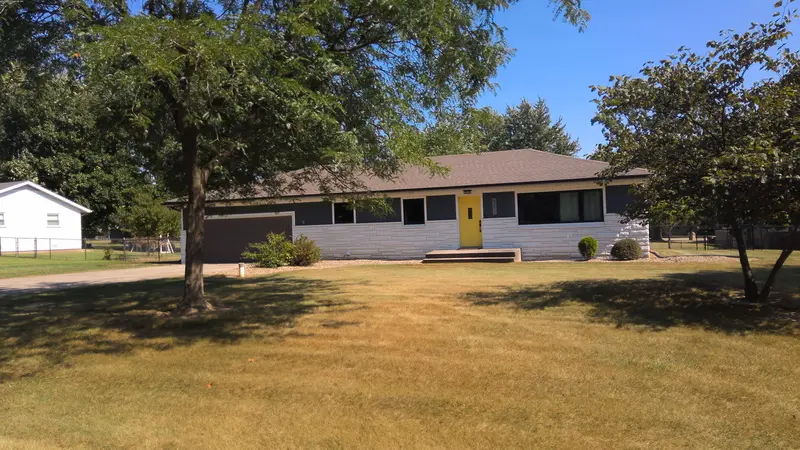 Property photo: 6211 ROLLING HILLS DR