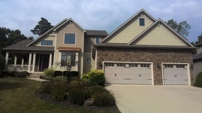 Property photo: 6212 ALMOND BLUFF PASS