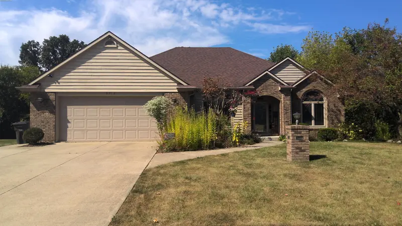 Property photo: 6212 EAGLE CREEK DR