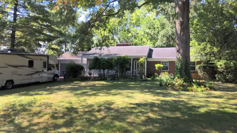 Property photo: 6212 ROLLING HILLS DR