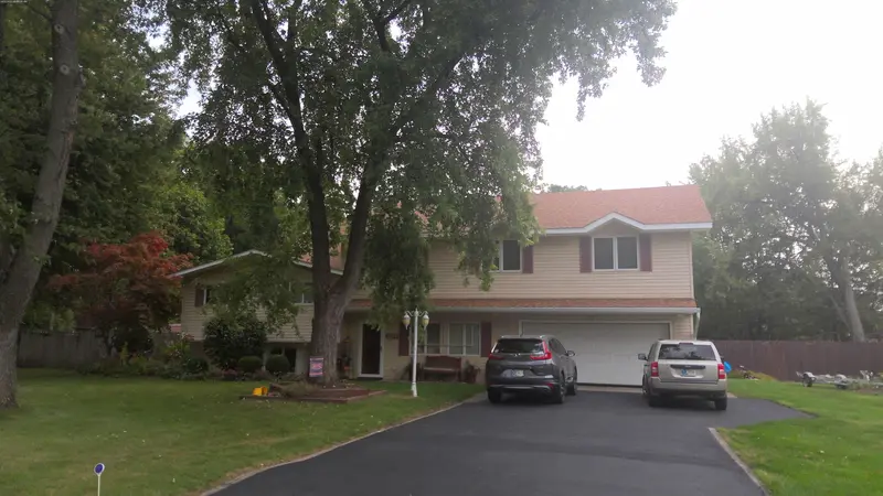 Property photo: 6215 EASTHILLS RD