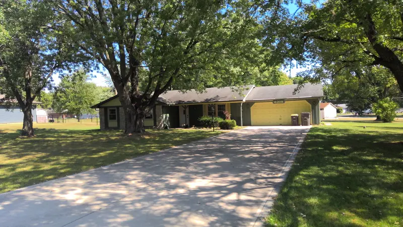 Property photo: 6219 ROLLING HILLS DR