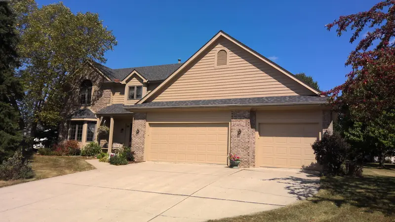 Property photo: 6303 EAGLE CREEK DR