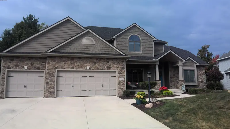 Property photo: 6306 ALMOND BLUFF PASS