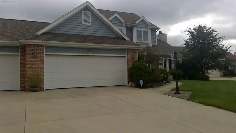 Property photo: 6309 SOUTHAMPTON CT