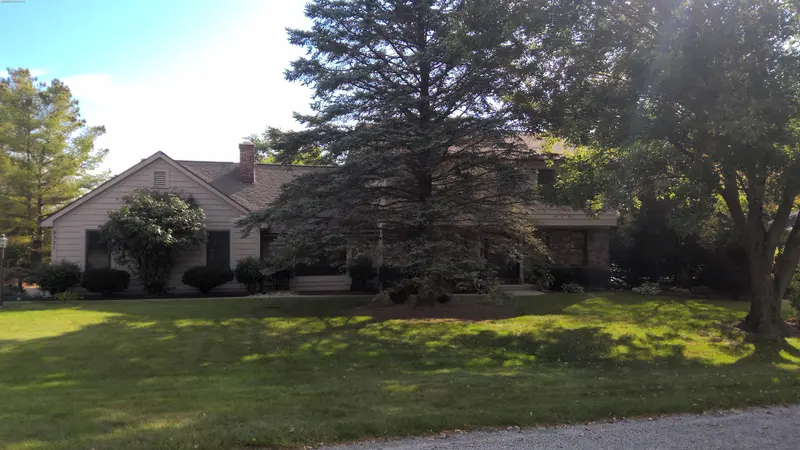 Property photo: 6321 ORCHARD LAKE DR