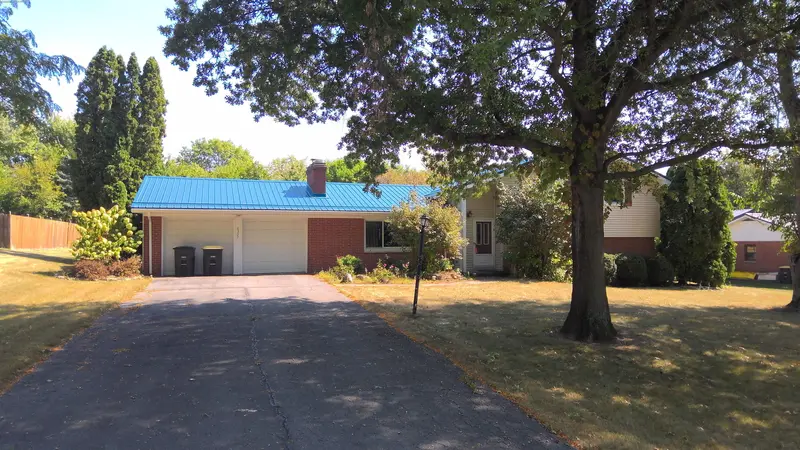 Property photo: 6327 WESTHILLS RD