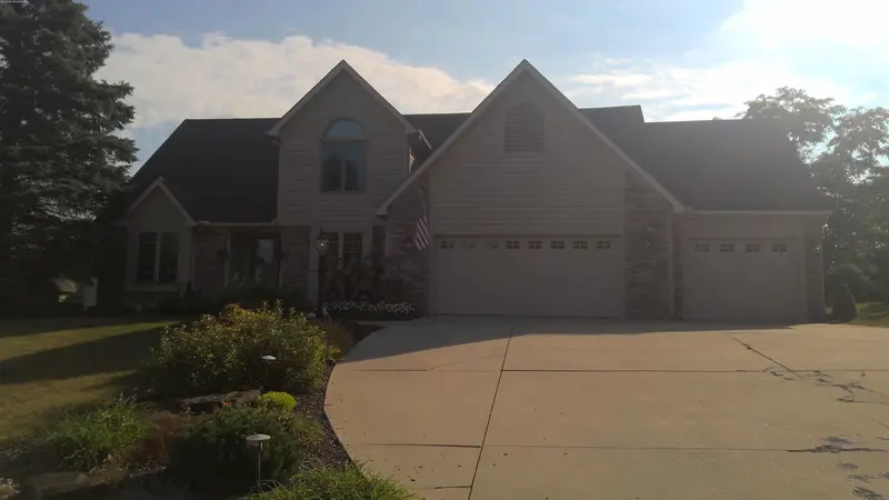 Property photo: 6409 SHEFFIELD CV