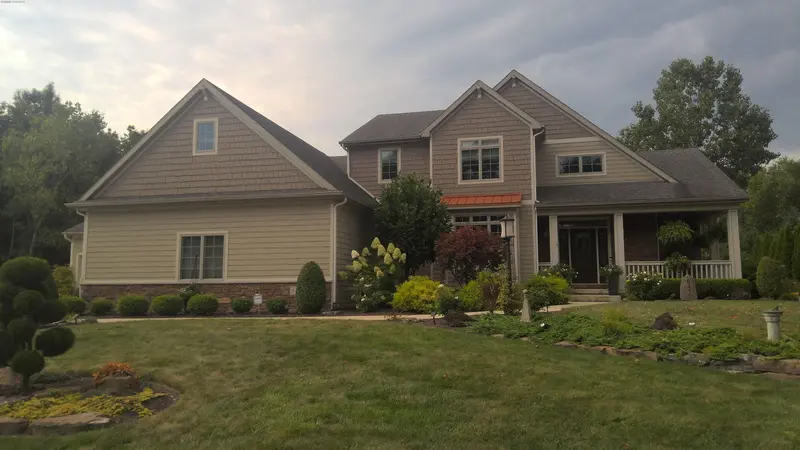 Property photo: 6410 ALMOND BLUFF PASS