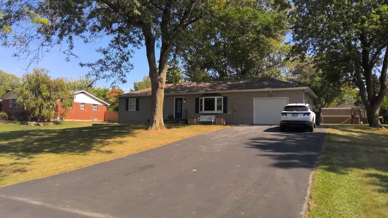 Property photo: 6421 WESTHILLS RD