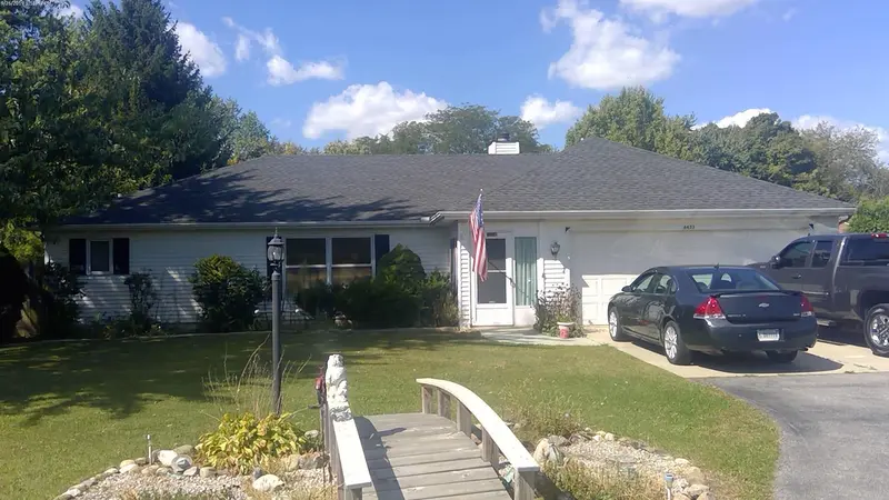 Property photo: 6423 ROLLING HILLS DR