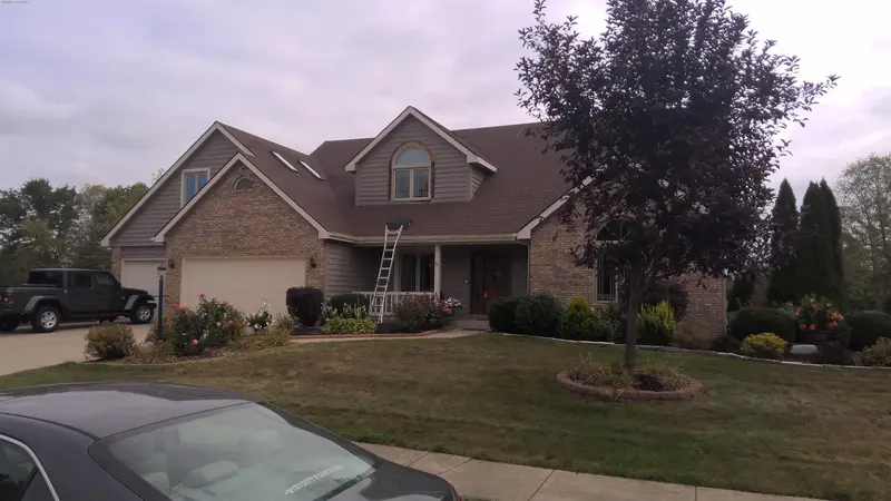 Property photo: 6425 EAGLE CREEK DR