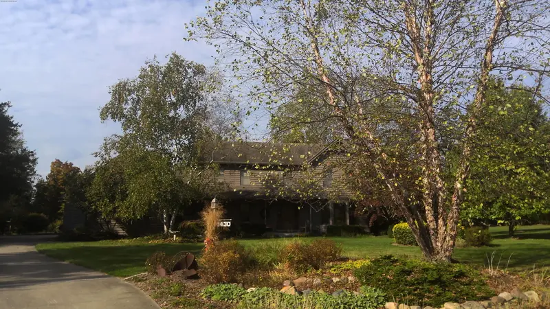 Property photo: 6430 ORCHARD LAKE DR