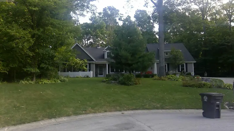 Property photo: 6617 DOGWOOD CT