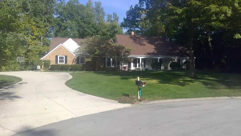 Property photo: 6618 DOGWOOD CT