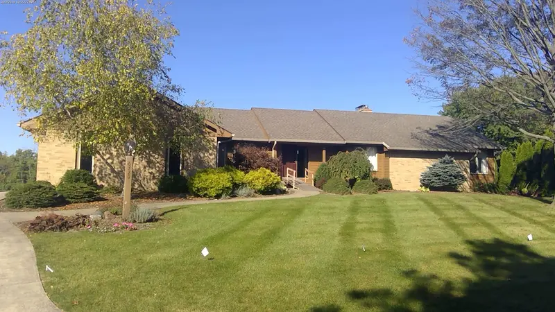 Property photo: 6720 SPIREA CT