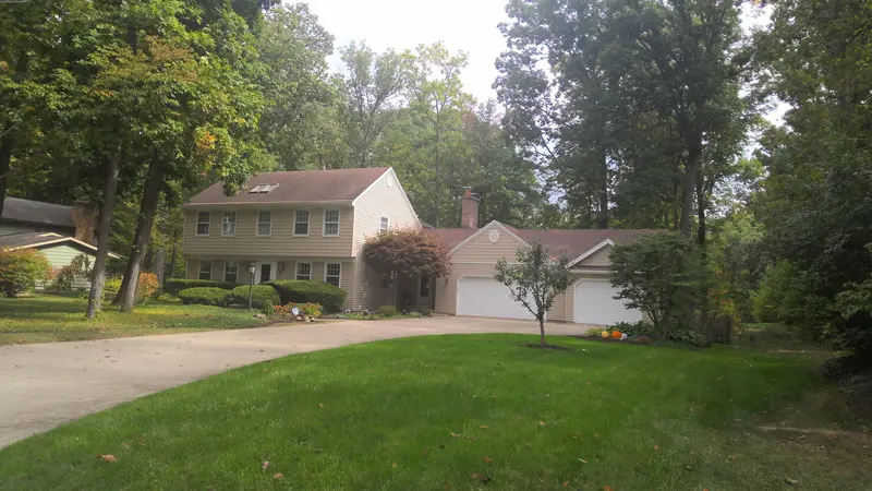 Property photo: 6725 WOODBRIDGE DR