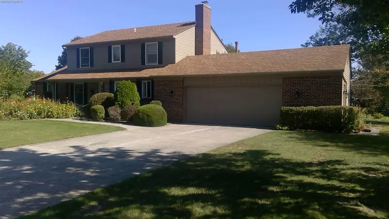 Property photo: 6817 SWEETBRIER DR