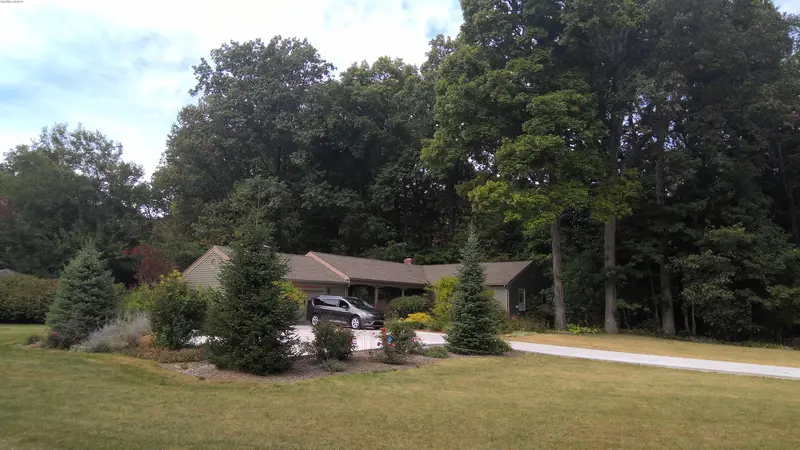 Property photo: 6825 KINGSWOOD BLVD