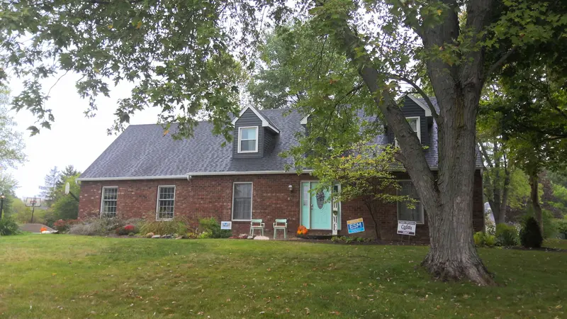 Property photo: 6910 SWEETBRIER DR