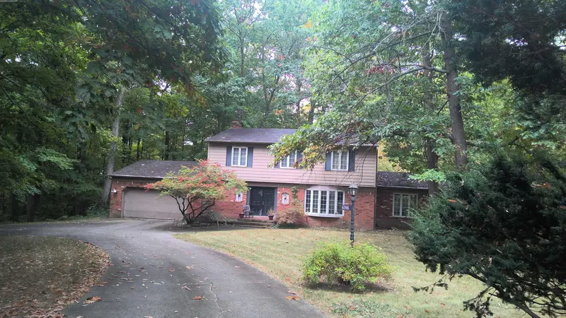 Property photo: 6916 MOHICAN TRL