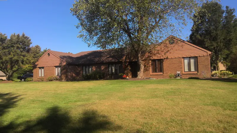 Property photo: 7027 WINDSHIRE DR