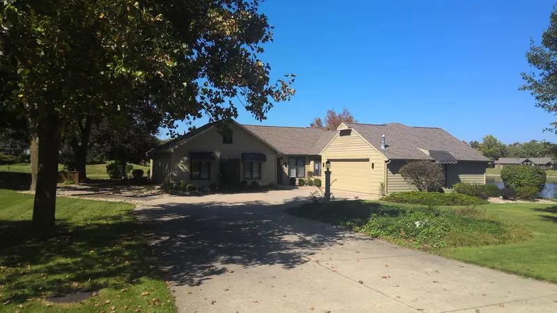 Property photo: 7102 SNOWBERRY DR