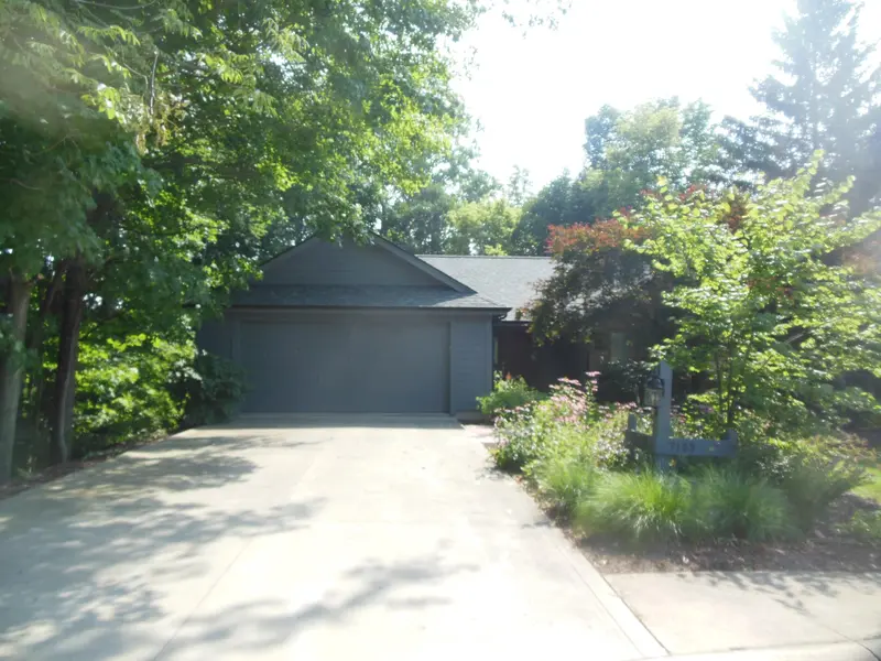 Property photo: 7109 TWELVE OAK CT
