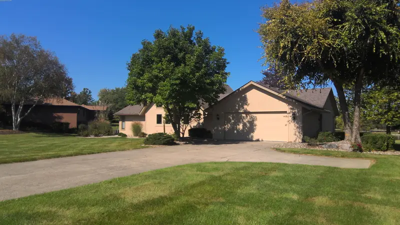 Property photo: 7122 SNOWBERRY DR