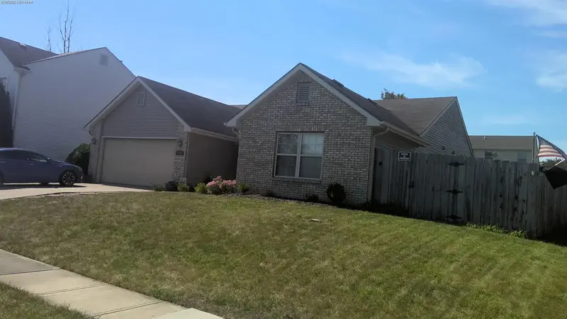 Property photo: 7202 ROYAL TROON CT