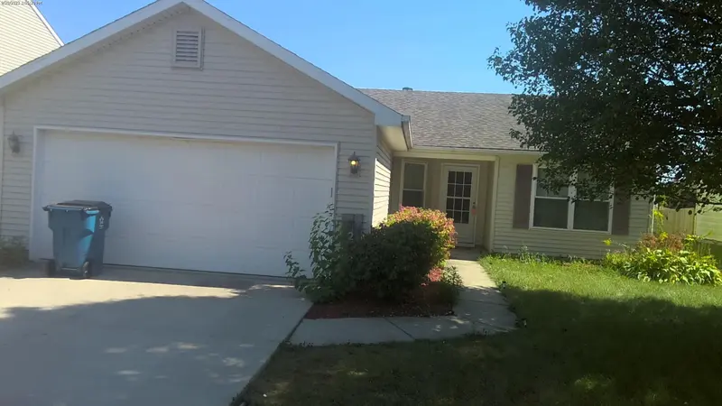 Property photo: 7209 ROYAL TROON CT